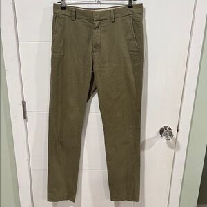 Banana Republic Men's Aiden Olive Green Chinos